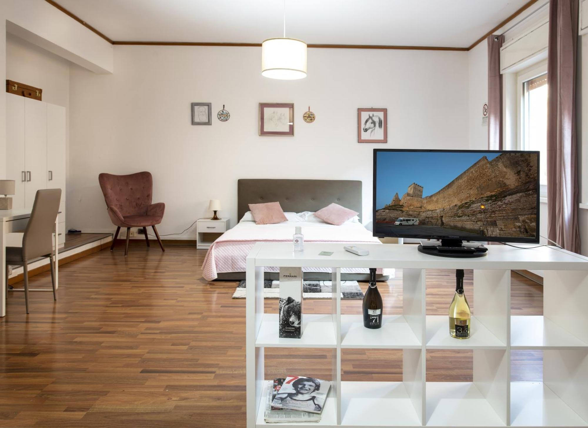 Doctor House Standard, Suites & Luxury Rooms Ена Екстериор снимка