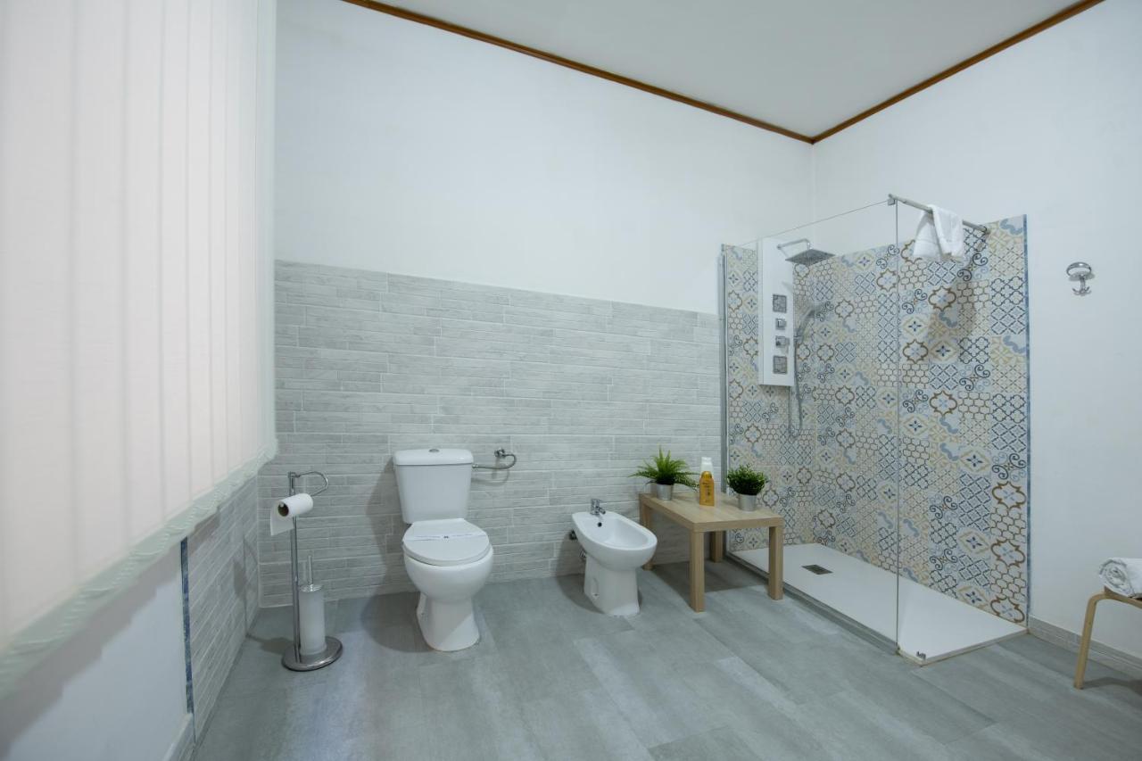 Doctor House Standard, Suites & Luxury Rooms Ена Екстериор снимка