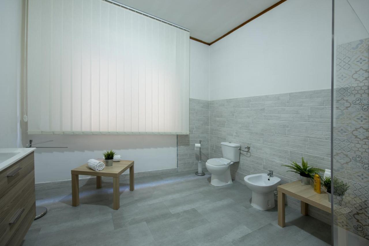 Doctor House Standard, Suites & Luxury Rooms Ена Екстериор снимка