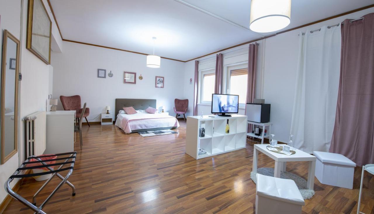 Doctor House Standard, Suites & Luxury Rooms Ена Екстериор снимка