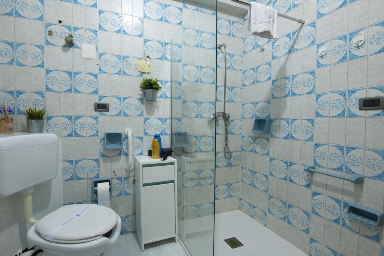 Doctor House Standard, Suites & Luxury Rooms Ена Екстериор снимка