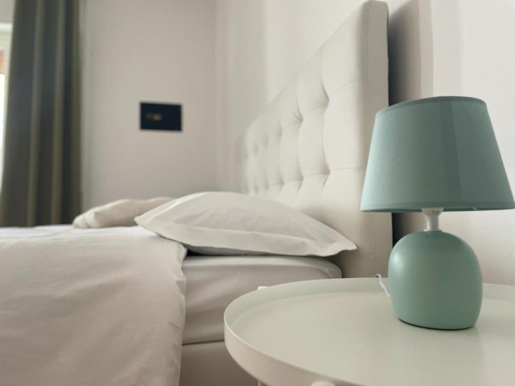Doctor House Standard, Suites & Luxury Rooms Ена Екстериор снимка