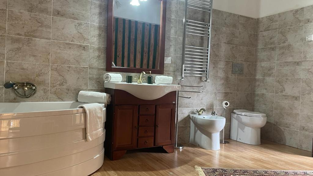 Doctor House Standard, Suites & Luxury Rooms Ена Екстериор снимка