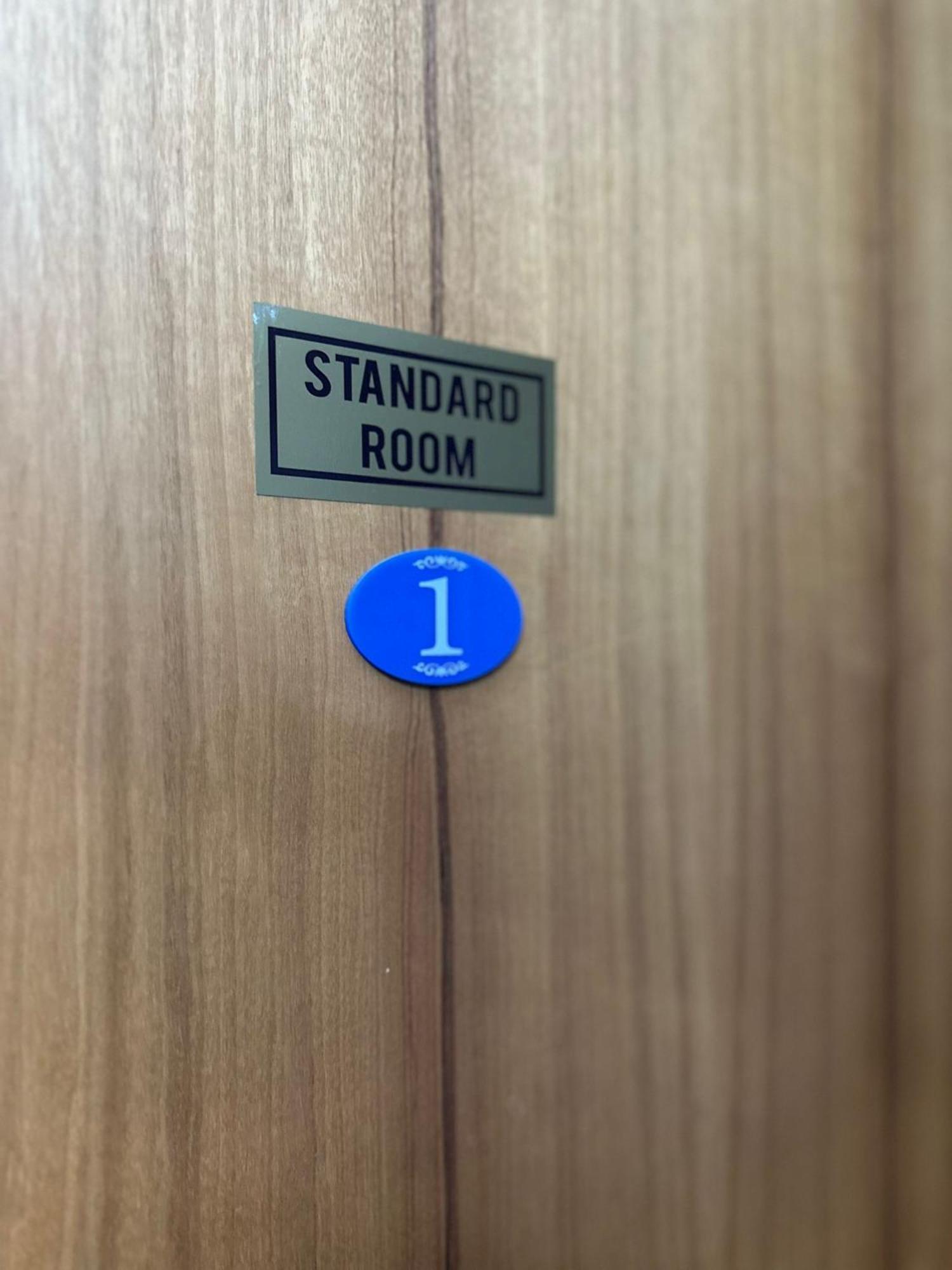 Doctor House Standard, Suites & Luxury Rooms Ена Екстериор снимка