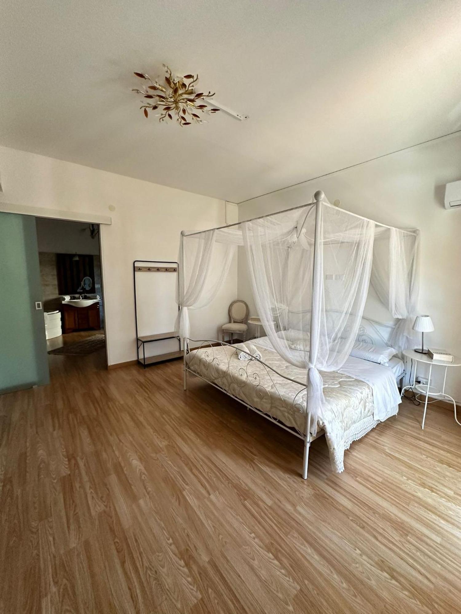 Doctor House Standard, Suites & Luxury Rooms Ена Екстериор снимка