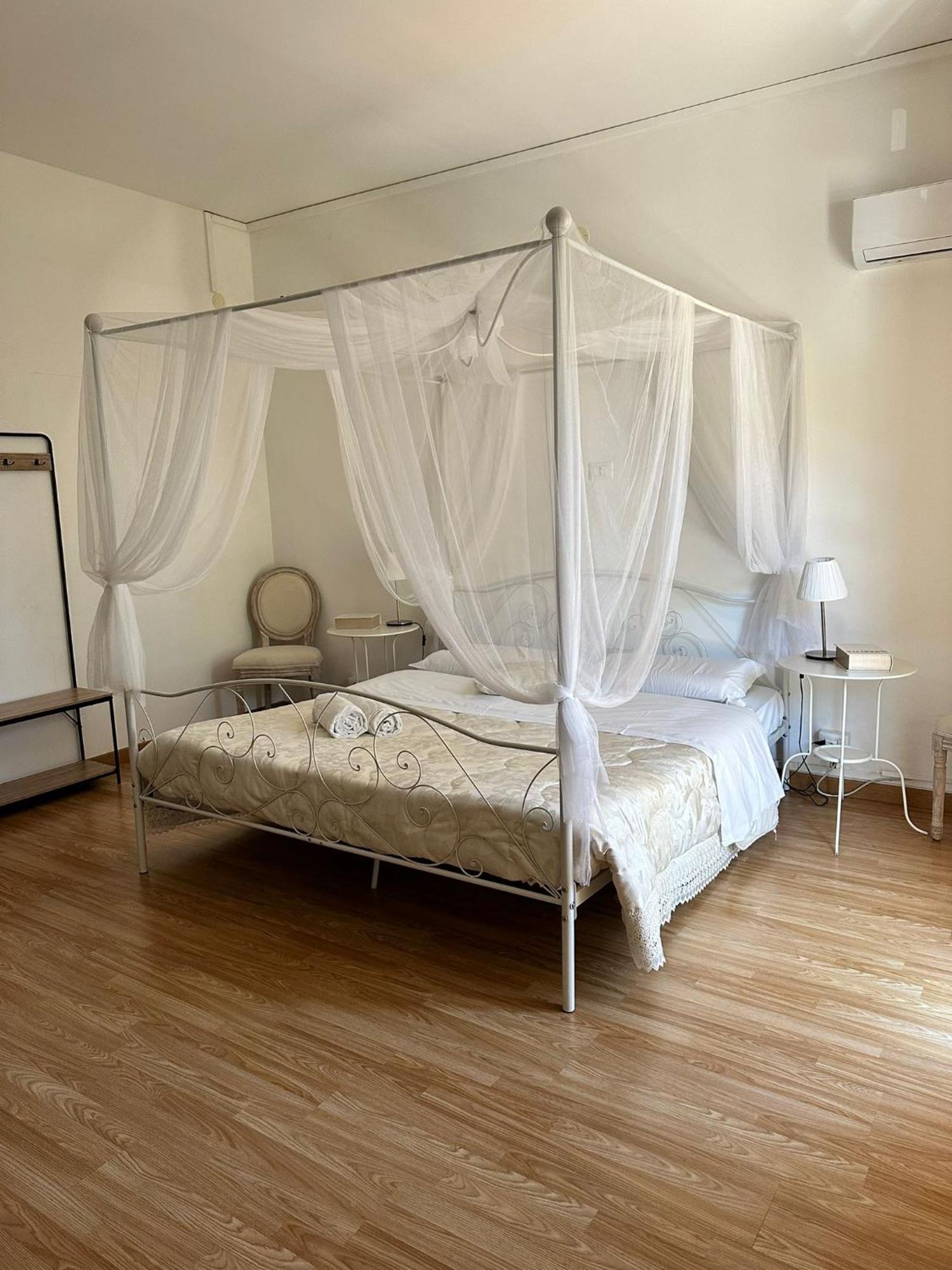 Doctor House Standard, Suites & Luxury Rooms Ена Екстериор снимка