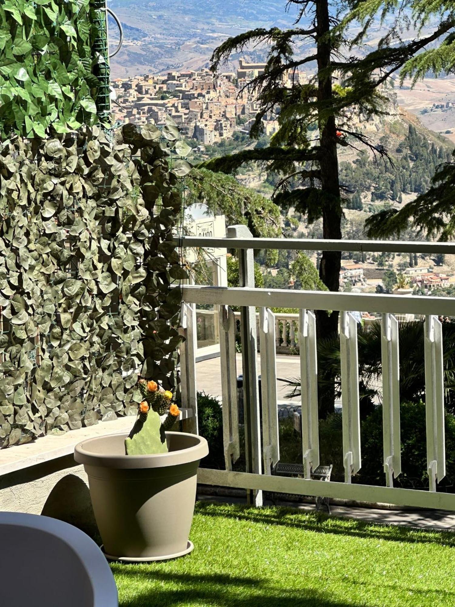 Doctor House Standard, Suites & Luxury Rooms Ена Екстериор снимка