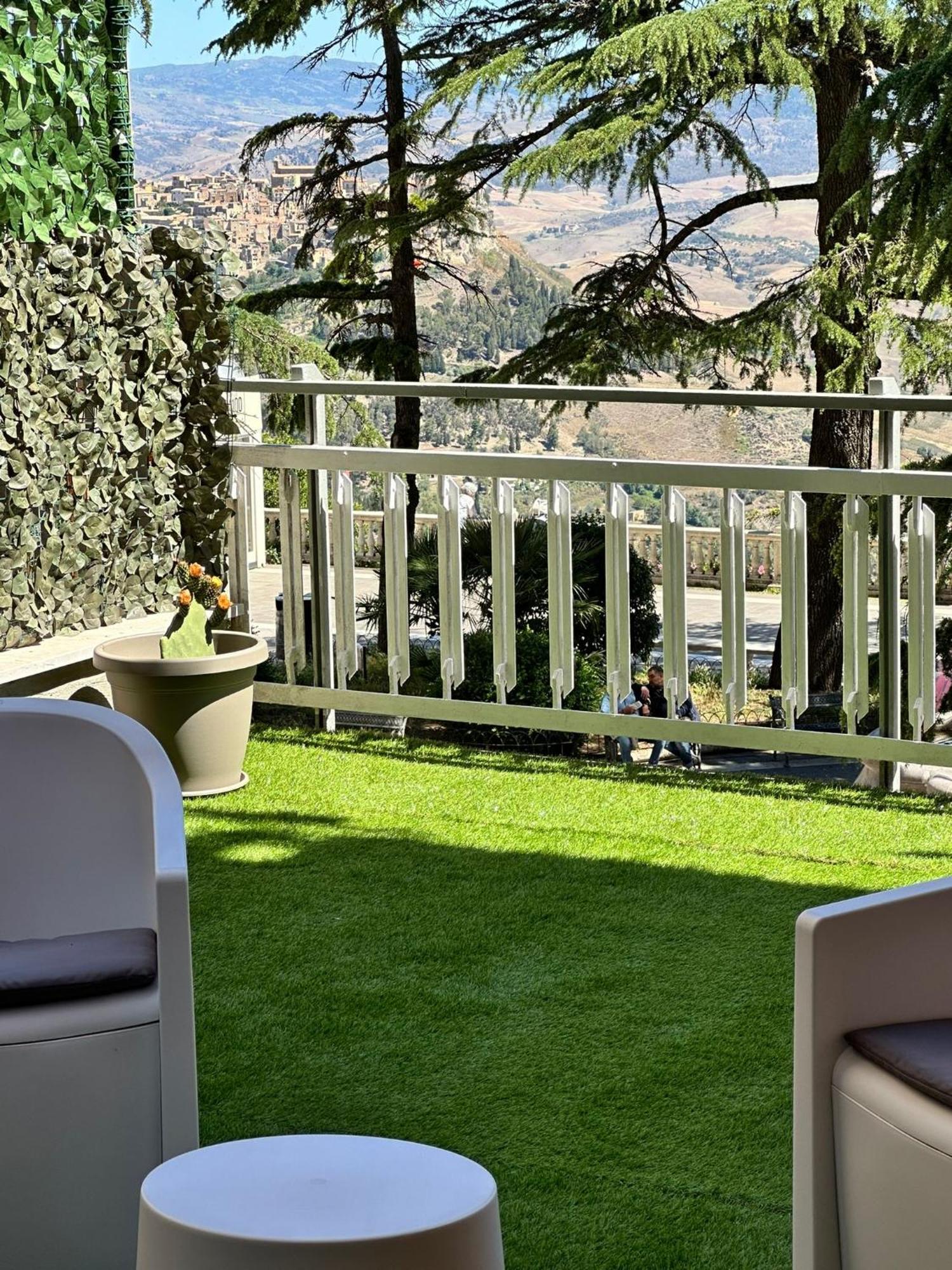 Doctor House Standard, Suites & Luxury Rooms Ена Екстериор снимка